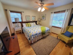 3 quartos, ferros/tábuas de passar roupa, Wi-Fi, roupa de cama