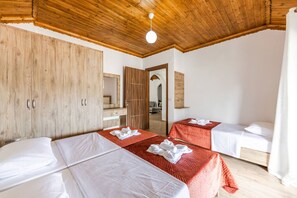 2 chambres, bureau, fer et planche à repasser, accès au Wi-Fi (inclus)