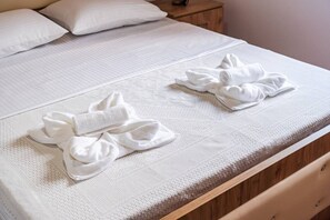 2 slaapkamers, een bureau, een strijkplank/strijkijzer, gratis wifi