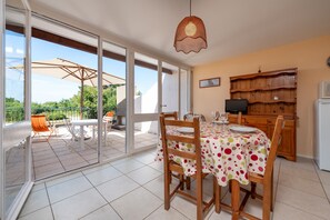 Dining - Apartment 'Arzon' with Private Terrace, Shared Garden, and Balcony (Arzon)