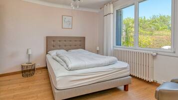 3 habitaciones, tabla de planchar con plancha y wifi gratis