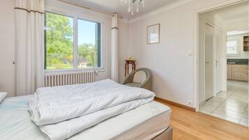 3 habitaciones, tabla de planchar con plancha y wifi gratis