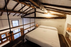 2 室のベッドルーム、WiFi (無料)、ベッドシーツ