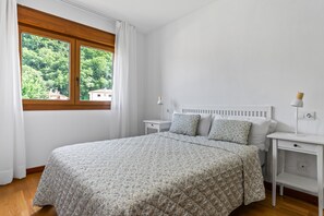 1 Schlafzimmer, Bügeleisen/Bügelbrett, Bettwäsche