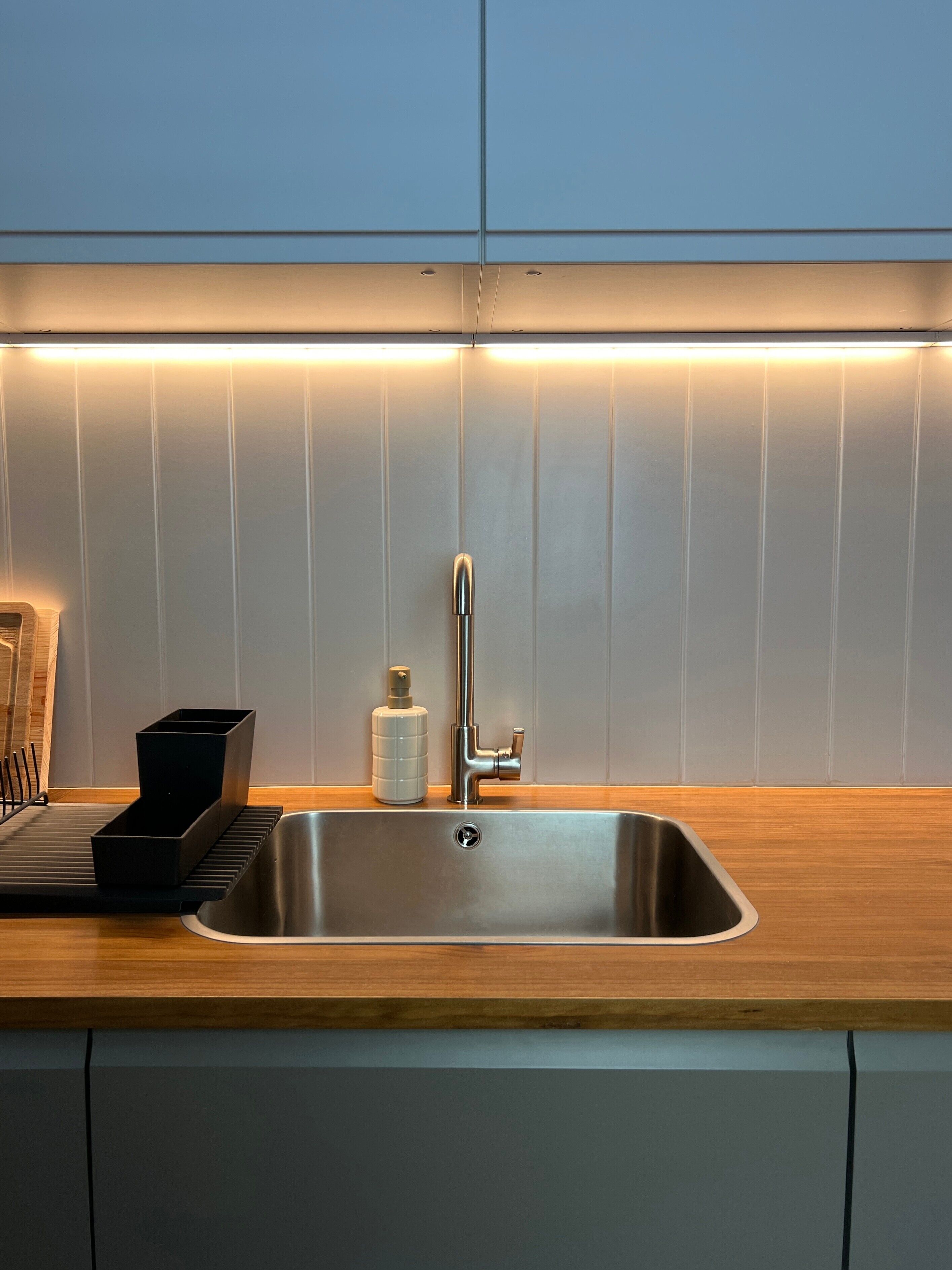 Frigorífic, forn, cafetera i tetera i bullidora elèctrica 