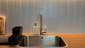 Frigorífic, forn, cafetera i tetera i bullidora elèctrica