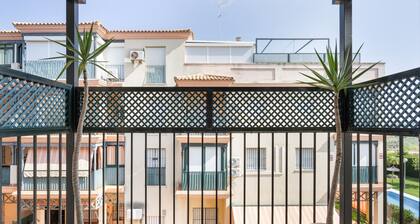 Apartment 'Camaleón 7' with Shared Pool, Private Terrace and Air Conditioning