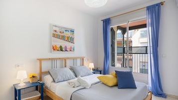 2 bedrooms, iron/ironing board, bed sheets