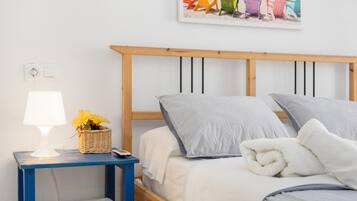 2 chambres, fer et planche à repasser, literie fournie