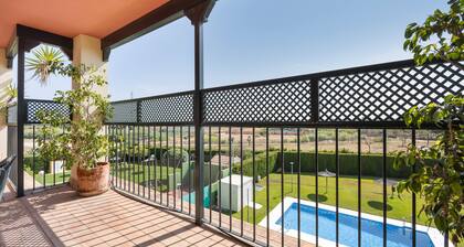 Ferienwohnung 'Camaleón 7' mit Gemeinschaftspool, privater Terrasse und Klimaanlage