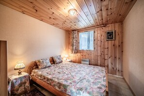 2 bedrooms, iron/ironing board - Apartment 'Edelweiss - 7 Personnes' with Mountain View, Shared Garden and Balcony (Morillon)