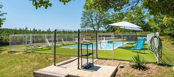 "Lodge 3" with Shared Pool, Private Terrace and Shared Garden