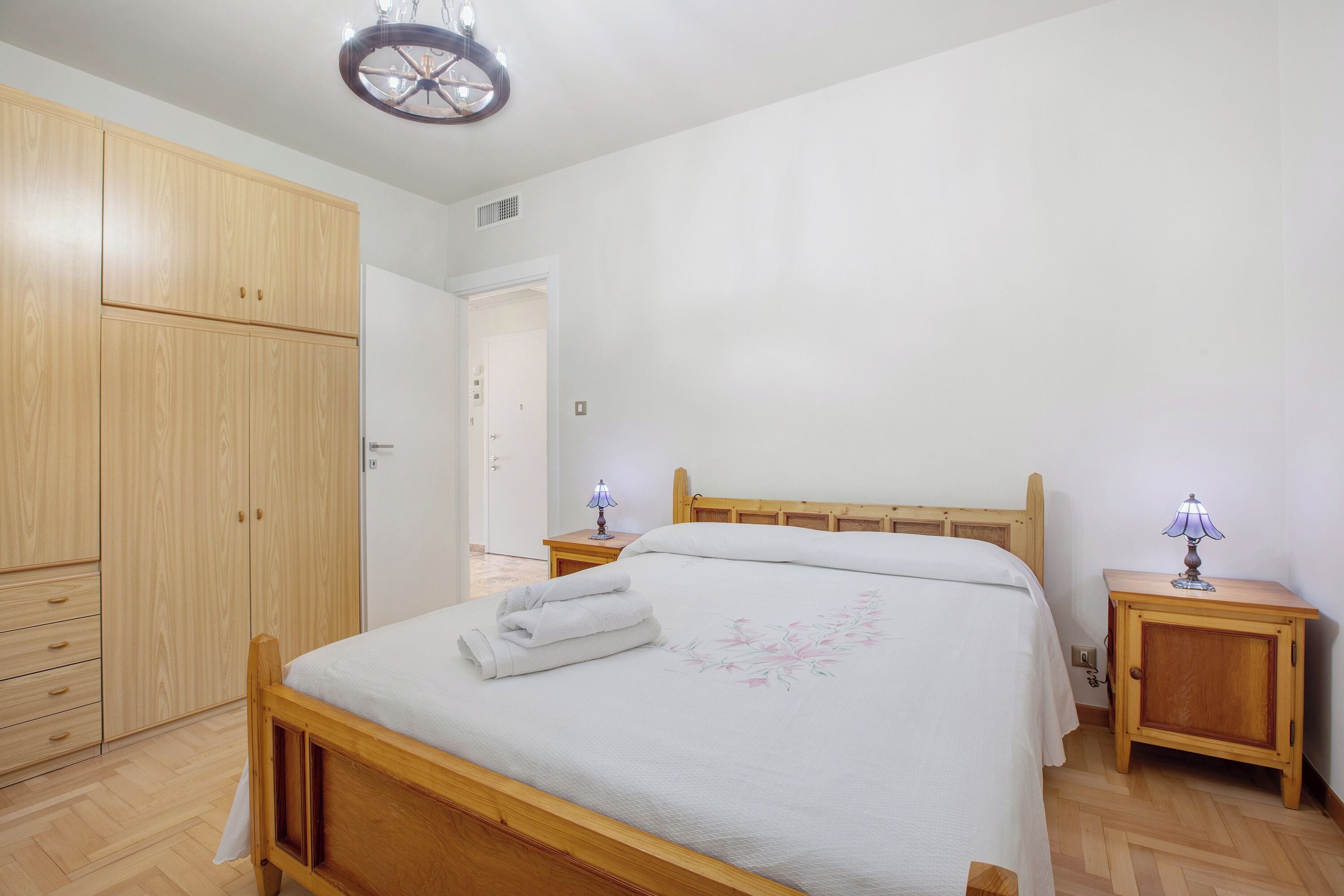 1 chambre, fer et planche à repasser, Wi-Fi gratuit, draps fournis