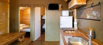 "Lodge 1" with Shared Pool, Private Terrace, and Shared Garden