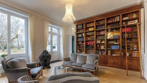 Interior - Bed and Breakfast 'Chambre D'hôte 3' with Shared Terrace, Wi-Fi and Air Conditioning (Joze)