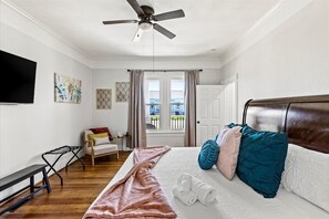 3 habitaciones, tabla de planchar con plancha, wifi y ropa de cama 