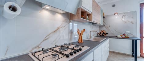 Fridge, microwave, oven, stovetop