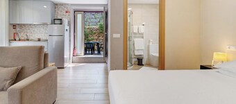 Apartment 'E' with Mountain View, Wi-Fi and Air Conditioning