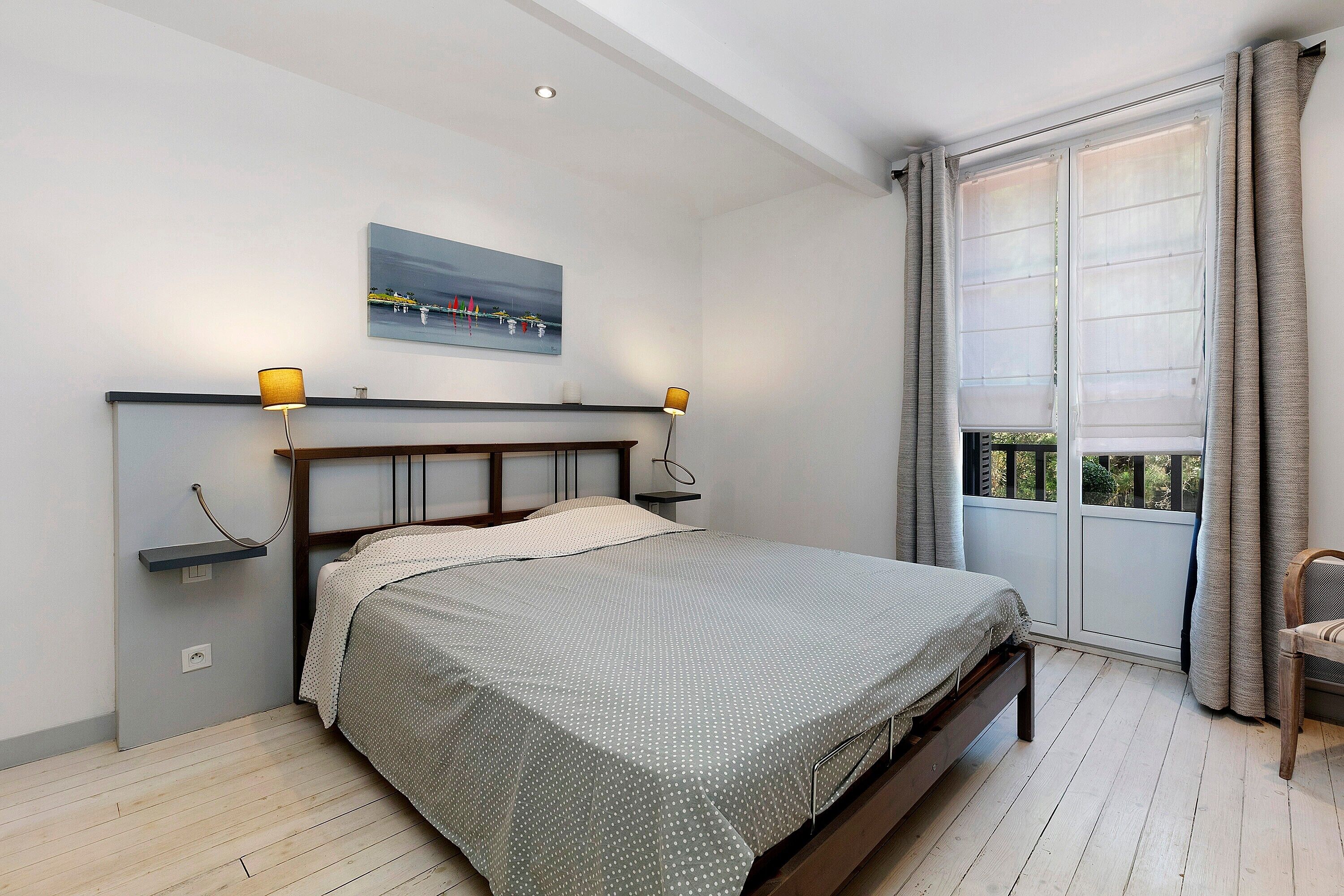 4 slaapkamers, een strijkplank/strijkijzer, gratis wifi