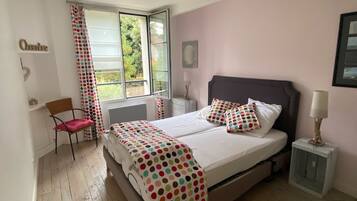 4 habitaciones, tabla de planchar con plancha y wifi gratis