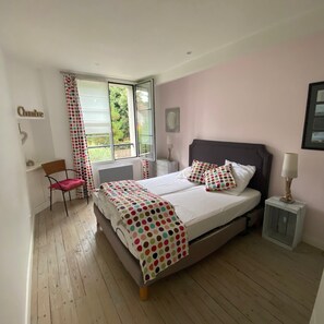 4 habitaciones, tabla de planchar con plancha y wifi gratis 