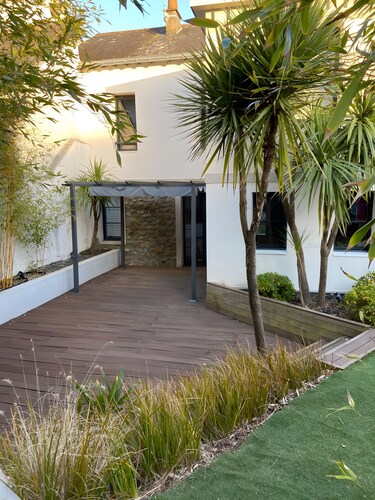 Villa 'Ker Zen 300m De La Plage' mit privater Terrasse und eigenem Garten