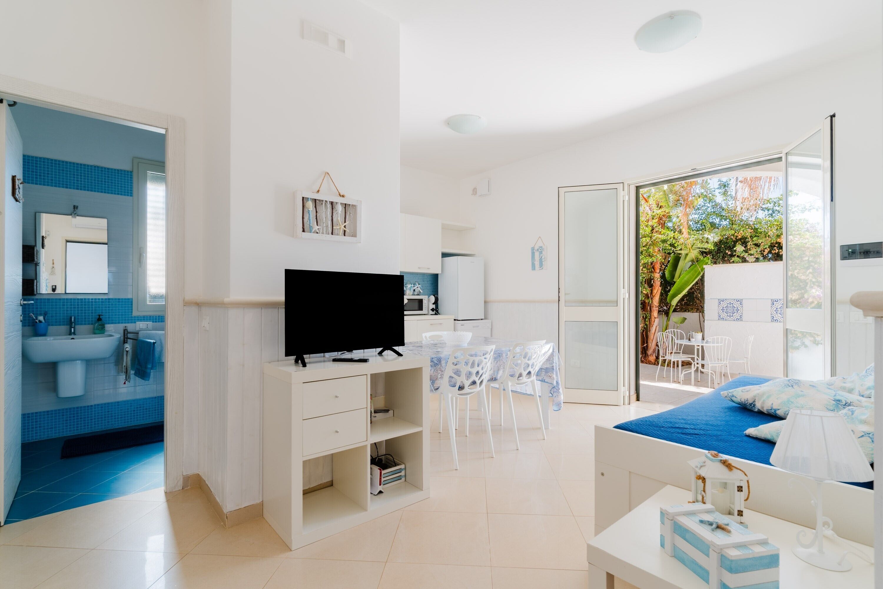 2 makuuhuonetta, silitysrauta/-lauta, ilmainen Wi-Fi, vuodevaatteet