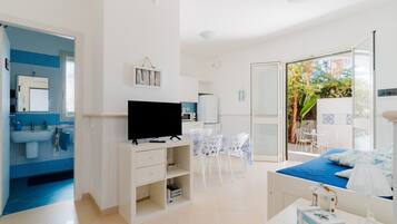 2 makuuhuonetta, silitysrauta/-lauta, ilmainen Wi-Fi, vuodevaatteet