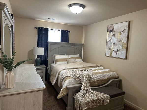 2 sovrum, skrivbord, strykjärn/strykbräda och wi-fi