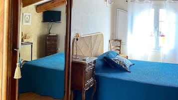 1 bedroom, free WiFi, bed sheets