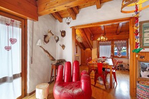 Dining - Apartment 'I Tramonti Del Picco Di Roda' with Mountain View, Private Terrace and Wi-Fi (Tai di Cadore)