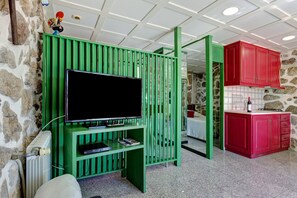 1 bedroom, free WiFi, bed sheets - Studio Apartment with Mountain View, Shared Pool and Wi-Fi (Arcos de Valdevez)