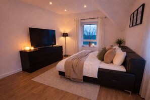 1 bedroom, iron/ironing board, WiFi, bed sheets - Stylish living in the Heidekreis (Soltau)