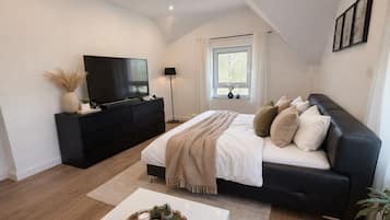 1 habitación, tabla de planchar con plancha, wifi y ropa de cama