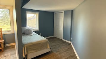 2 bedrooms, WiFi, bed sheets, wheelchair access