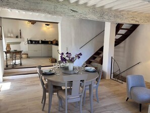 Dining - Lovely Luberon village house, very comfortable, fully renovated (Rustrel)