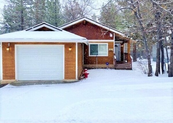 Exterior - Brown Bear Lodge (Sugarloaf)