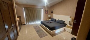 2 bedrooms, iron/ironing board, free WiFi, bed sheets - Pure Relaxation - Apartment with Garden, Pool & Beach Just Steps Away (Cancún)