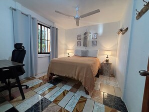 3 bedrooms, desk, iron/ironing board, free WiFi - 3-bedroom house in peaceful Paraíso with WiFi, AC (Paraíso)