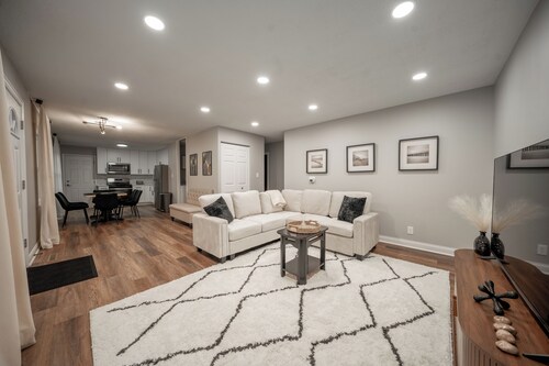 Cozy 3BR Home – Family-Friendly, Near Schaumburg