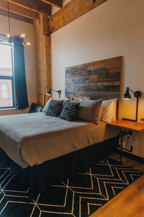2 bedrooms, iron/ironing board, travel crib, free WiFi - Bridgeman Loft | The Brix | Pool in Canal Park! (Duluth)