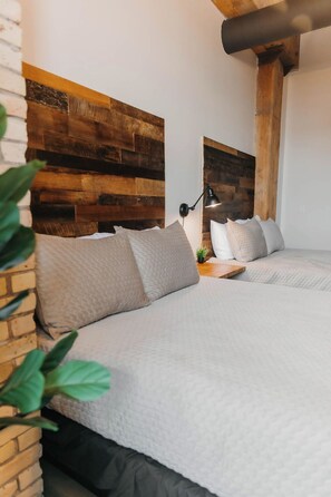 2 bedrooms, iron/ironing board, travel crib, free WiFi - Bridgeman Loft | The Brix | Pool in Canal Park! (Duluth)