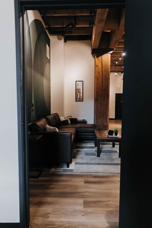 Smart TV, fireplace - Bridgeman Loft | The Brix | Pool in Canal Park! (Duluth)