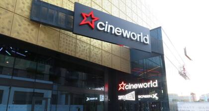 Spacious Studio with Private Kitchen and Bathroom Close to Heathrow Airport