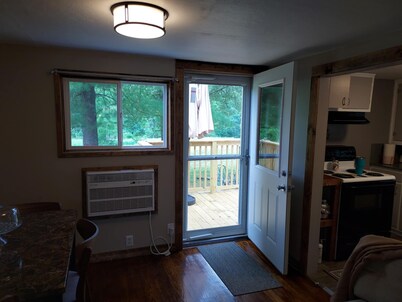 Charming 2-bedroom cabin in Big Clifty with WiFi, AC