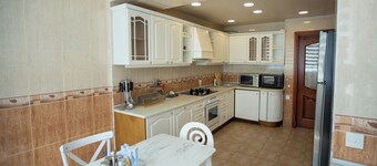 Dondar Apartment Formula 1 view