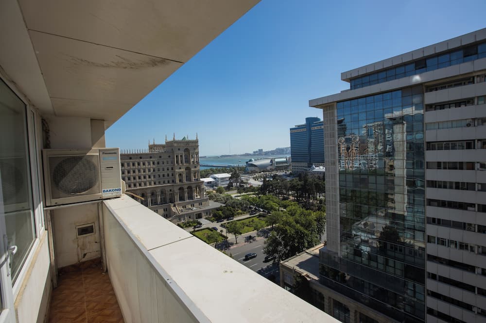 Dondar Apartment Formula 1 view