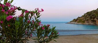 Seacret one by Villa Glyfos