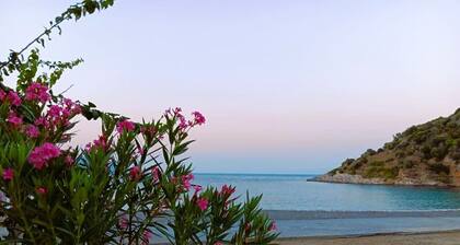 Seacret one by Villa Glyfos