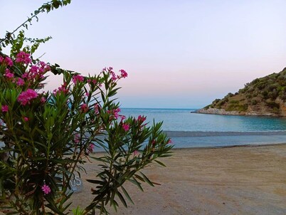 Seacret one by Villa Glyfos